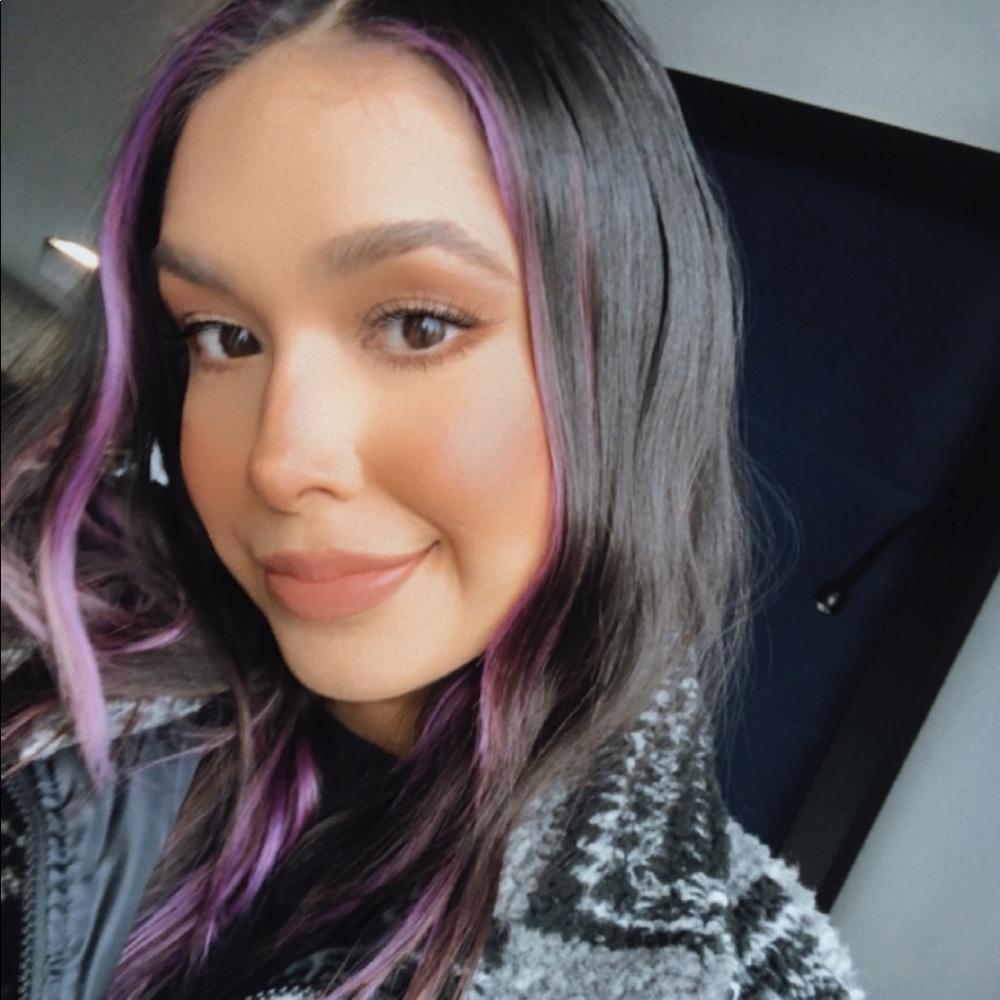 Meet your Posher, Demi